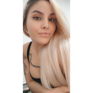 Meet your Posher, Estella